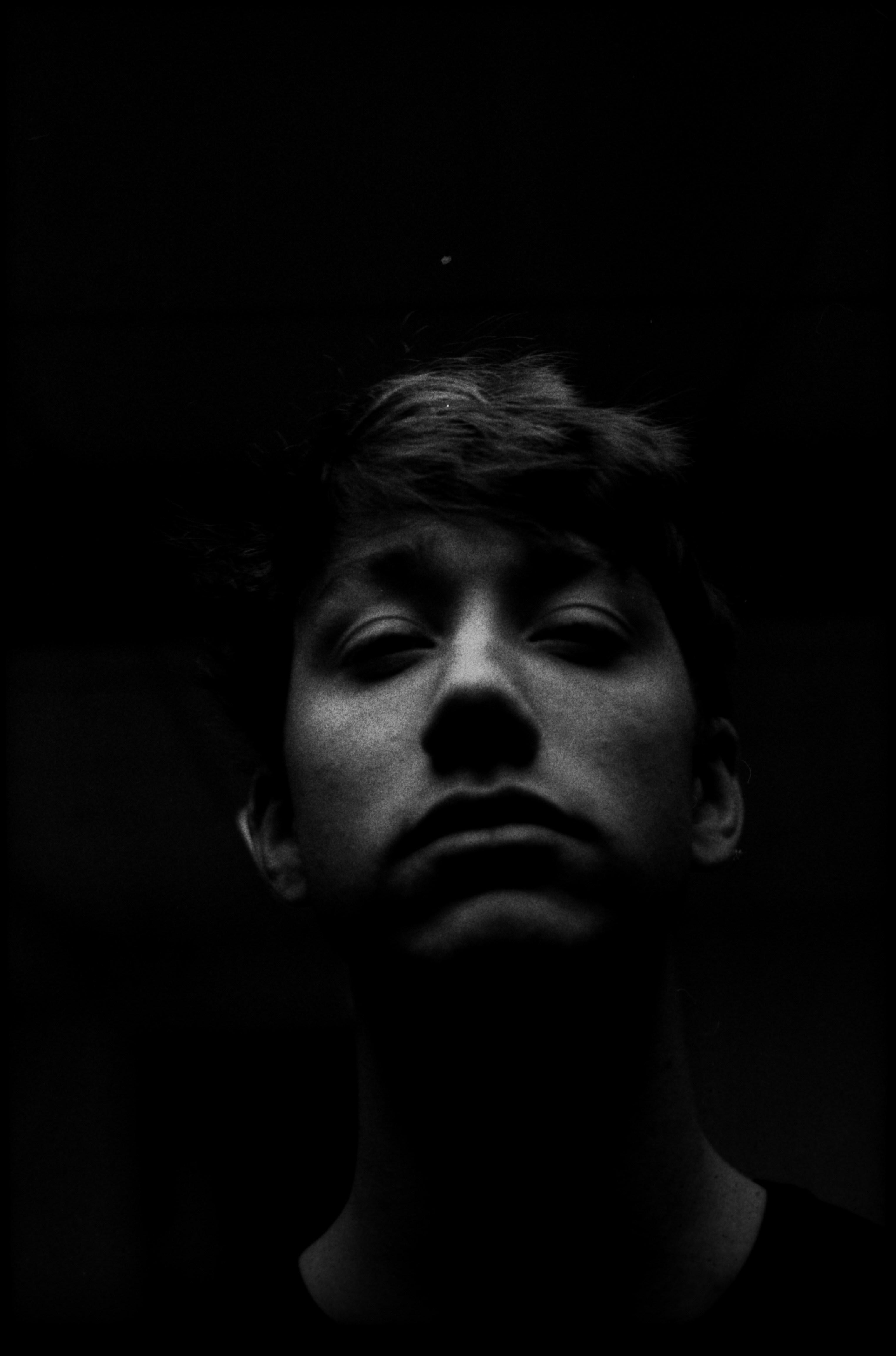 Retrato masculino em preto e branco